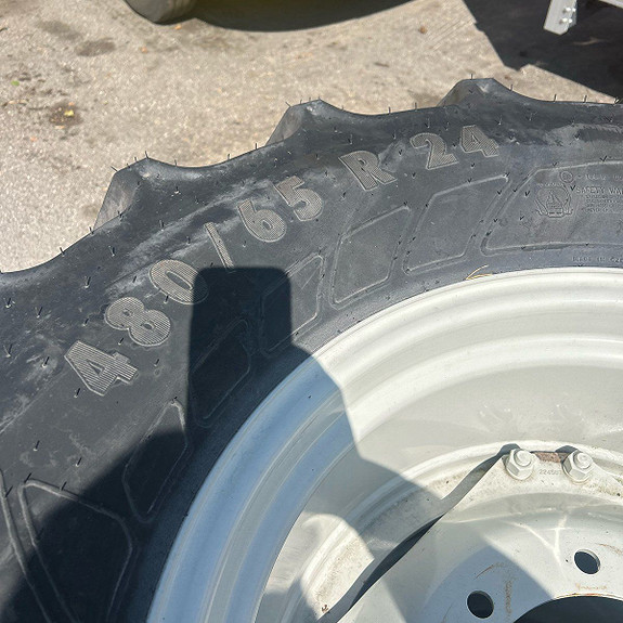 Mitas Ac65 600/65-R 34  og 480/ 65 R 24