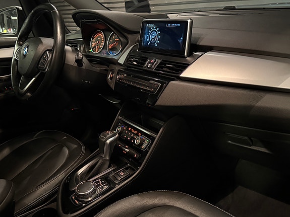 BMW 225xe 17 of 26