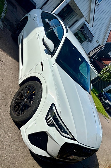 Audi e-tron 2 of 12