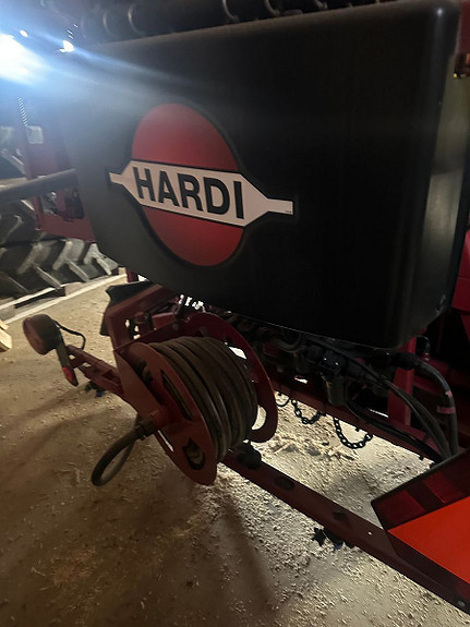 Hardi Mega 1200 - 15m med fronttank 2019, kr 349 000,-