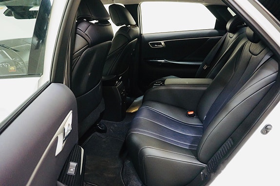 Toyota Mirai 8 of 30