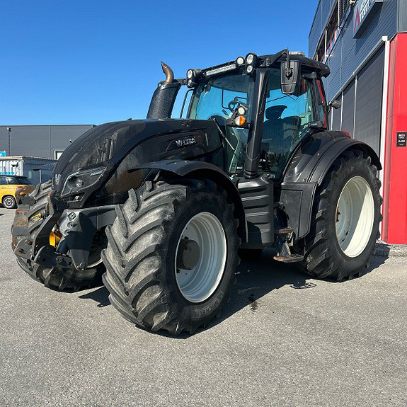 Valtra T 214 Frontløft/Pto 2015, kr 682 000,-