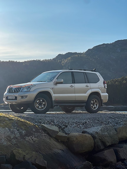 Toyota Land Cruiser 5 of 12
