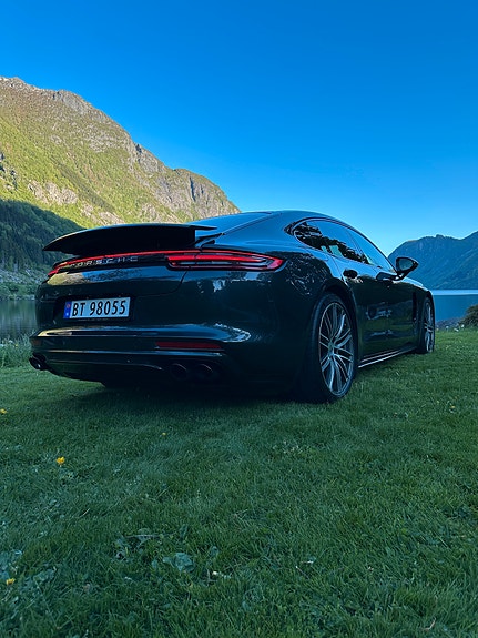 Porsche Panamera 17 of 30