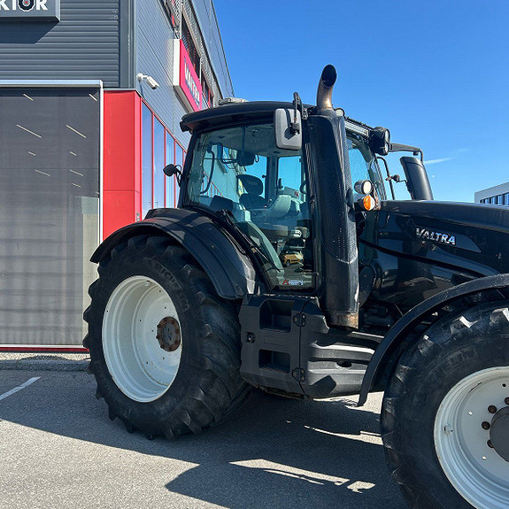 Valtra T 214 Frontløft/Pto 2015, kr 682 000,-