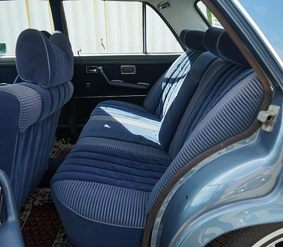 Mercedes-Benz 280 SE 21 of 30