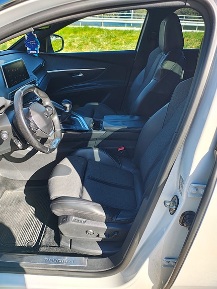 Peugeot 5008 15 of 27
