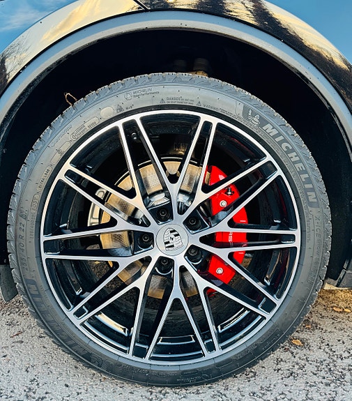 Porsche Macan 9 of 30