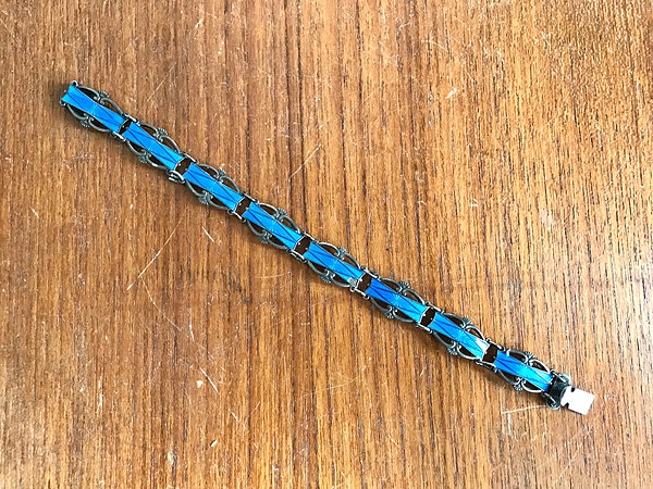 Flott vintage armbånd i sølv med blå emalje