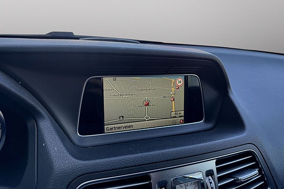 Mercedes-Benz E200 9 of 15