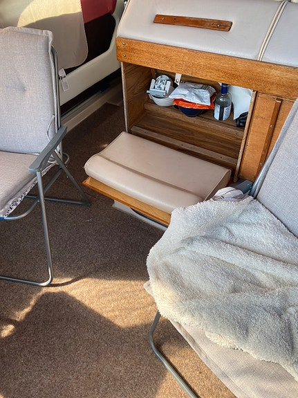 Sea-Ray 250 Sundancer m/port akter for lett adkomst,Båt i god stand 9 of 17