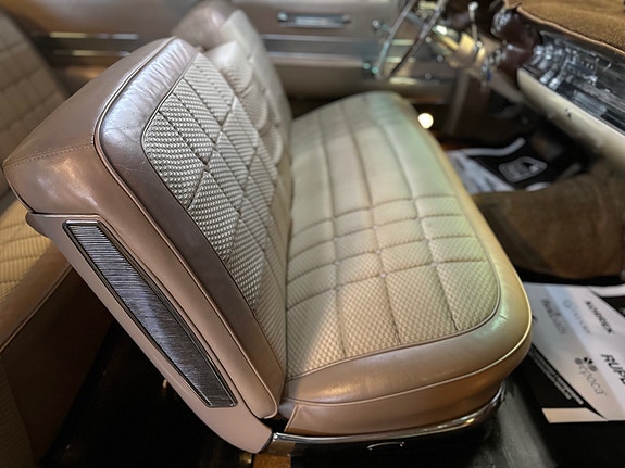Cadillac Deville 29 of 30