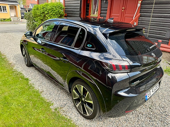Peugeot 208 5 of 10