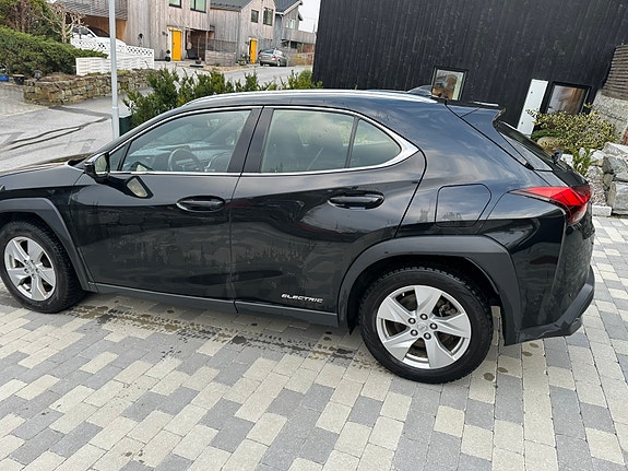 Lexus UX-Serie 12 of 19