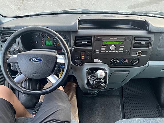 Ford Transit 13 of 19