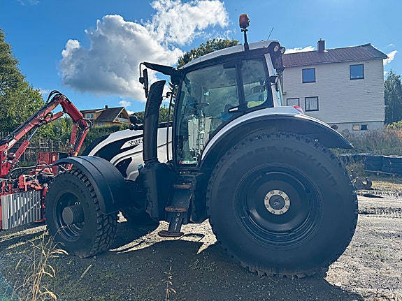 Valtra T214 Versu 2020, kr 1 000 000,-
