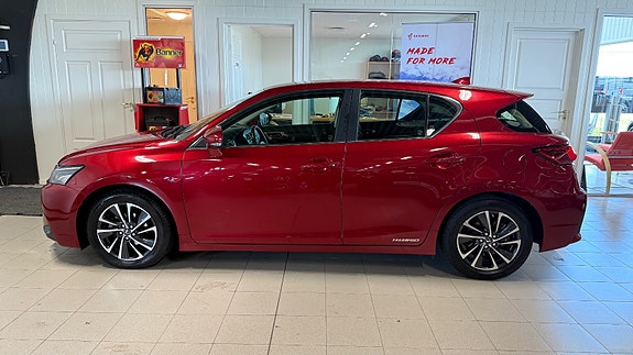Lexus CT200h 5 of 5