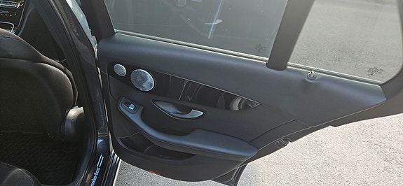 Mercedes-Benz C180 9 of 13