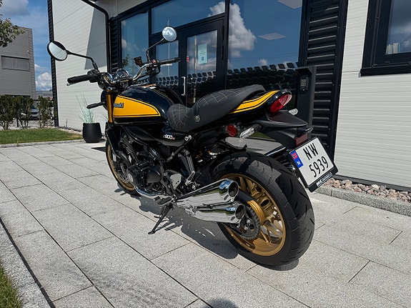 Kawasaki Z 900 RS 7 of 14