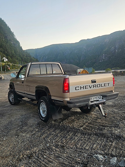 Chevrolet Silverado 11 of 19