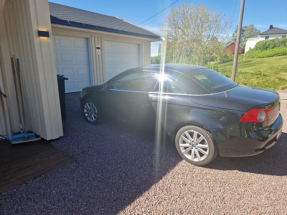 Volkswagen Eos 4 of 5