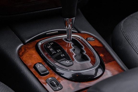Mercedes-Benz S500 27 of 30