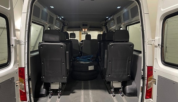 Maxus ev80 13 of 20