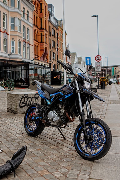 Yamaha WR 125 X 2 of 25