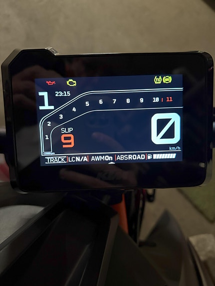 KTM 1290 Super Duke R 24 of 29