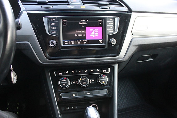 Volkswagen Touran 24 of 29