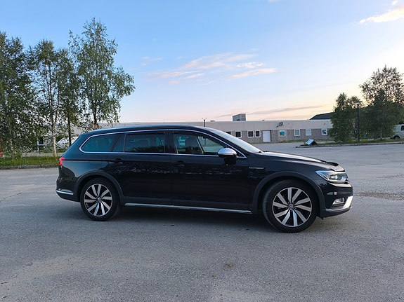 Volkswagen Passat Alltrack 9 of 30