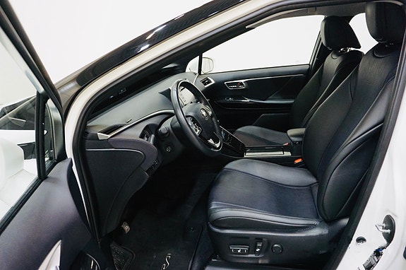 Toyota Mirai 7 of 30