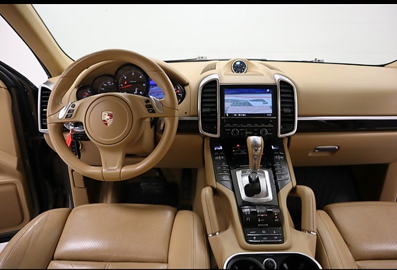 Porsche Cayenne 7 of 22