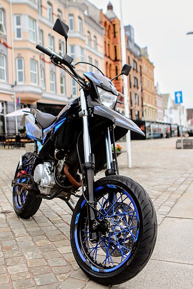 Yamaha WR 125 X 19 of 25