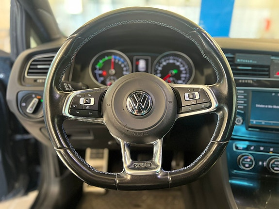 Volkswagen Golf VII 6 of 11