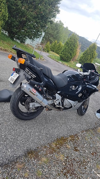 Suzuki GSX750F 5 of 9