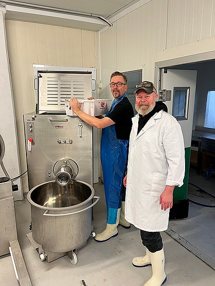 Testerkjøring i vårt eget pølsemakeri