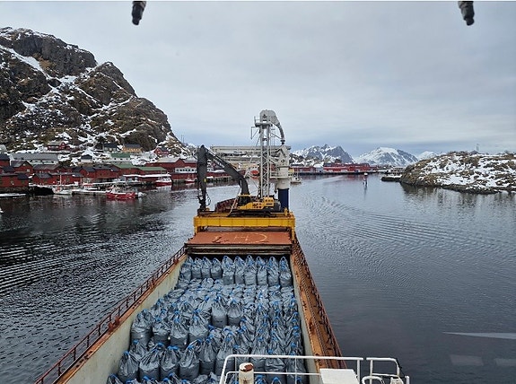 Terminalen vår i Ålesund - Båt med BB