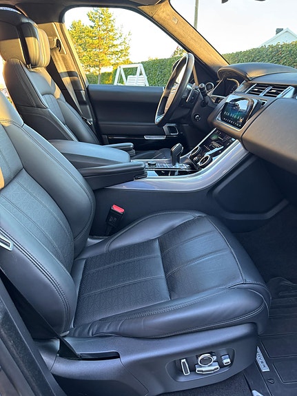 Land Rover Range Rover Sport 16 of 23