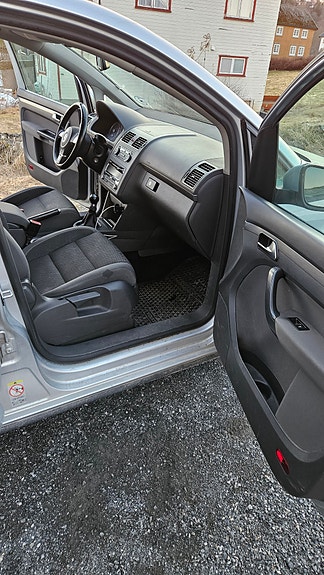 Volkswagen Touran 13 of 22
