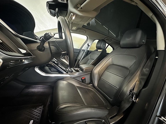 Jaguar I-PACE 10 of 21