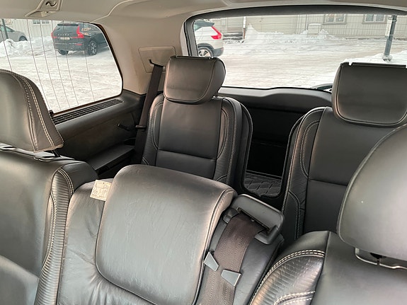 Volvo XC90 14 of 26