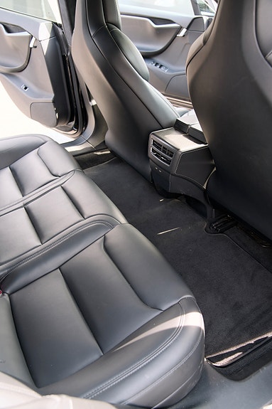 Tesla Model S 20 of 30