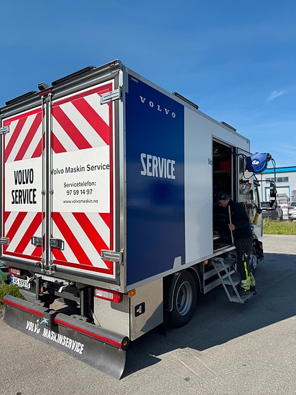 Som anleggsmekaniker ute i felt får du tilgang på fult ustyrt servicebil.
