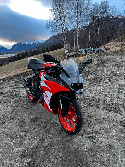 KTM RC 125 3 of 5