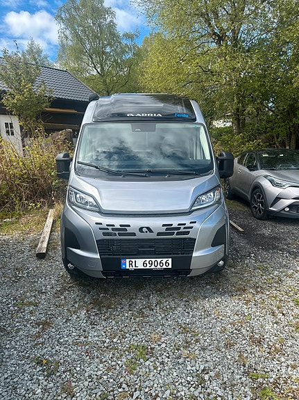 Adria Twin Supreme 640 SLB 2 of 5