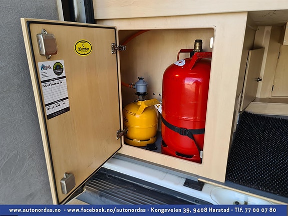  Plass til 2 stk 11 kg gassflasker
