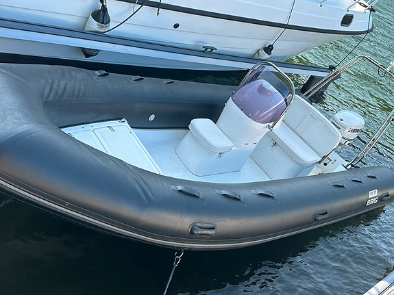 Brig Falcon 500 16ft 2 of 5