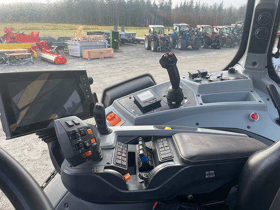 Valtra T254V m/FMG Underliggende skjær 2018, kr 879 000,-