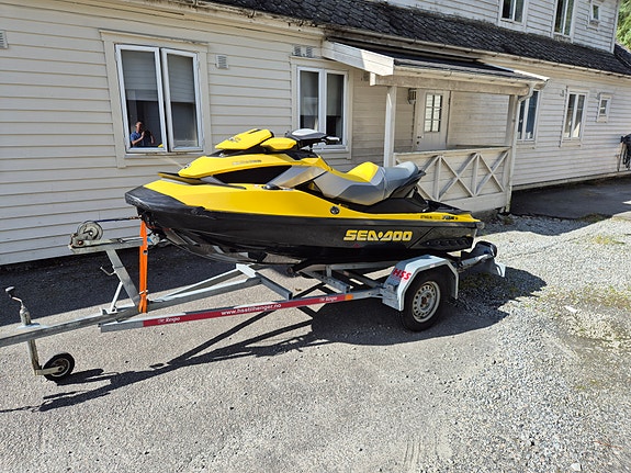 Sea-doo rxt 260 is 2 of 5